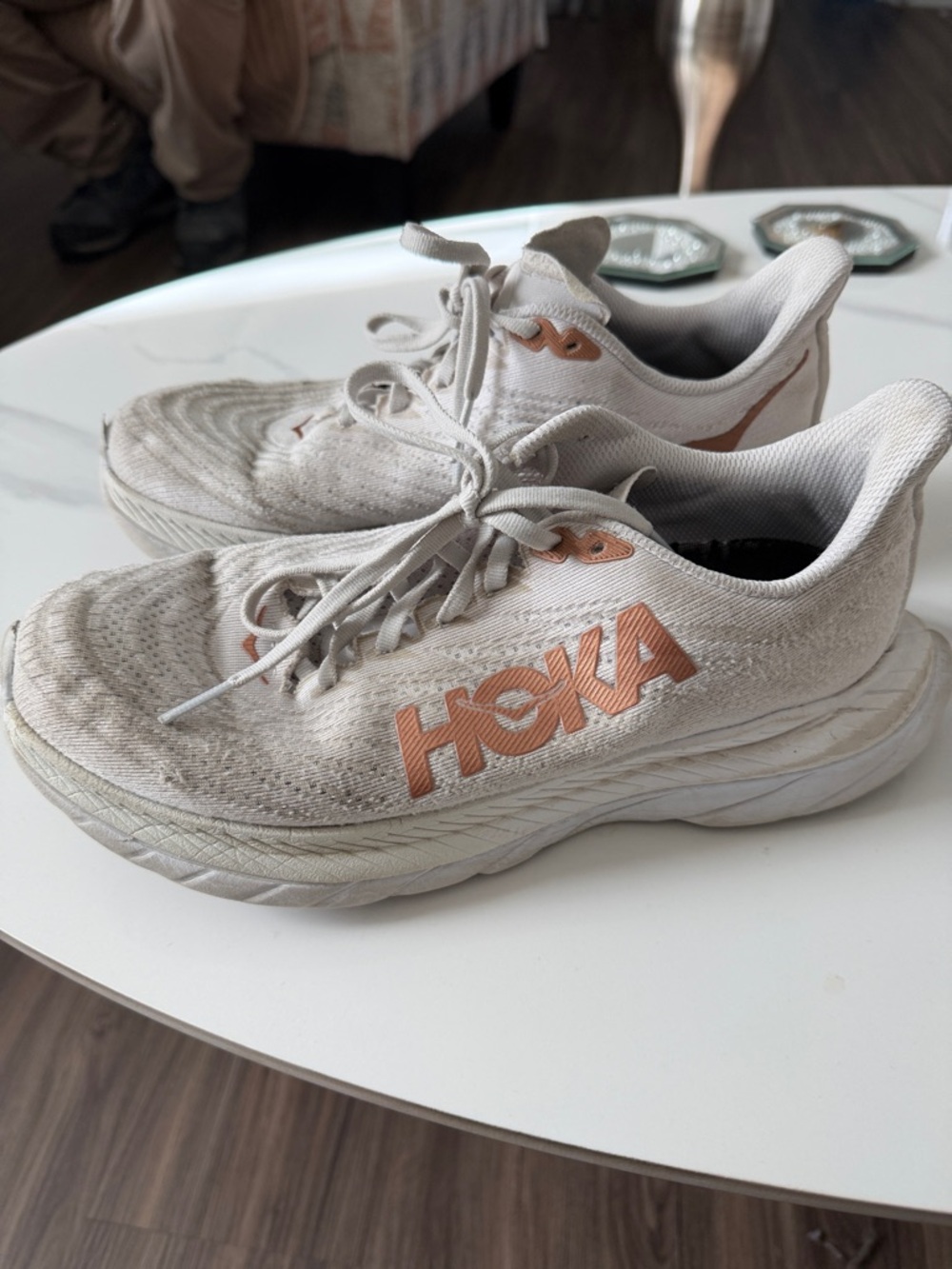 Hoka Neutral Running Sneakers in Light Beige with Rose Gold Logos size 8 - Picture 2 of 11